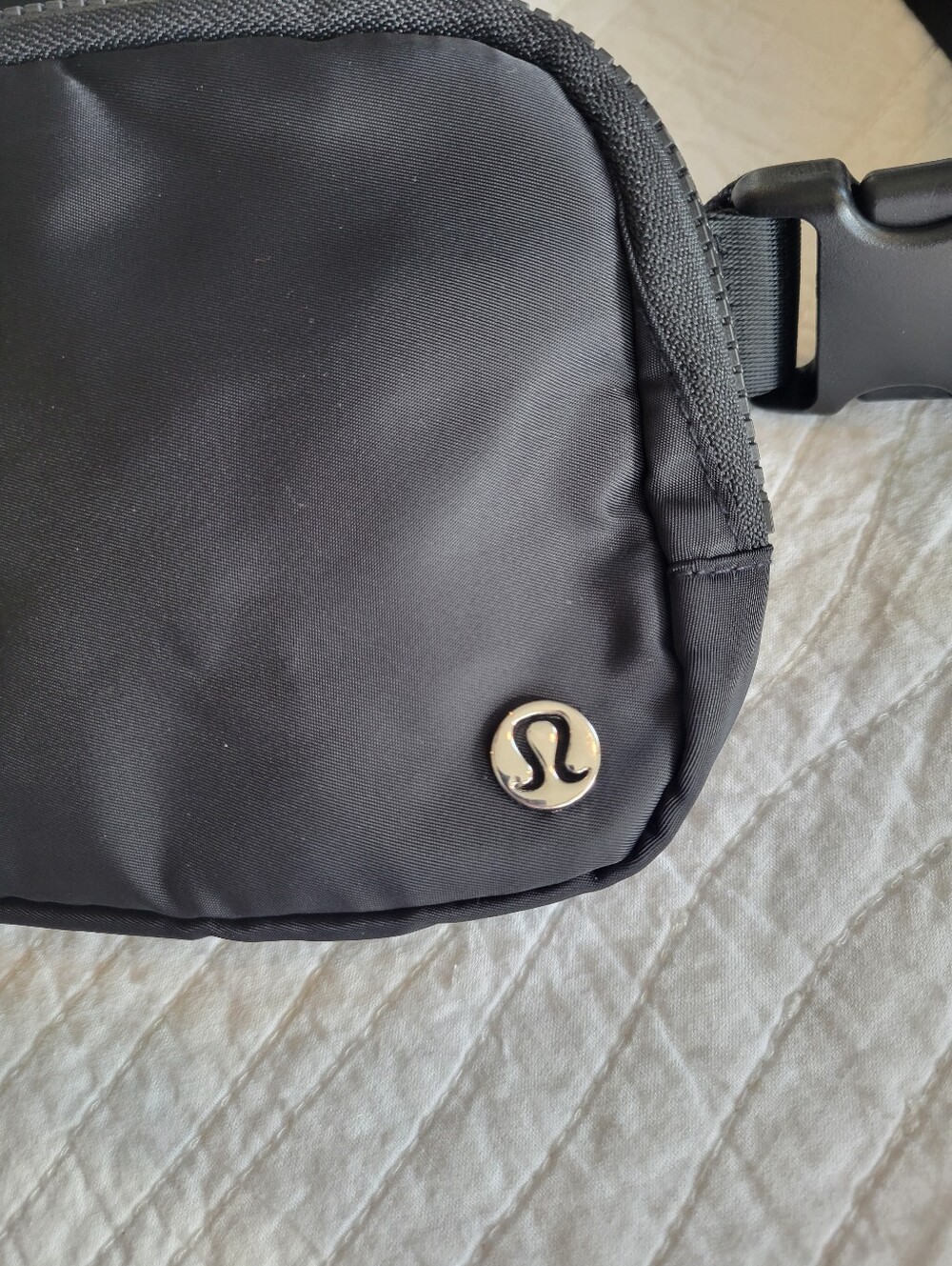 lululemon athletica Black Women’s Belt Bag - Picture 2 of 7